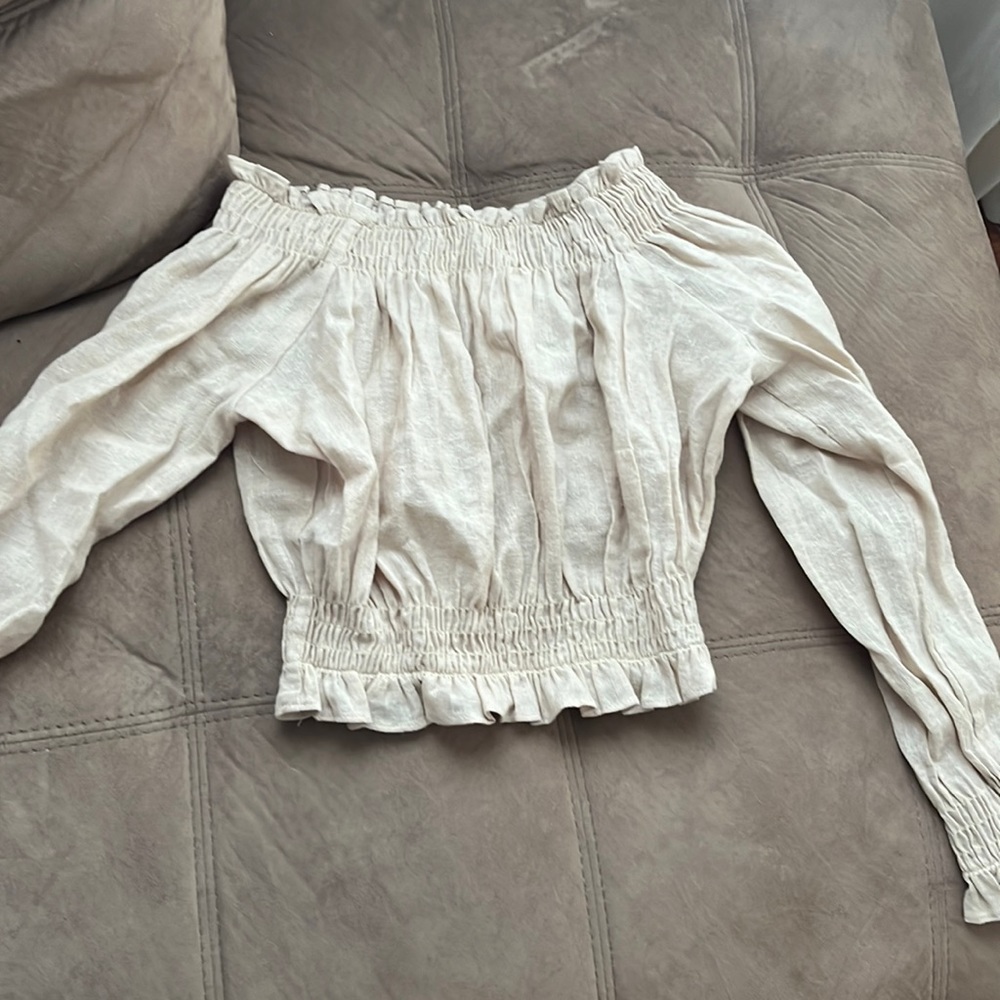 Crop top with sleeves
